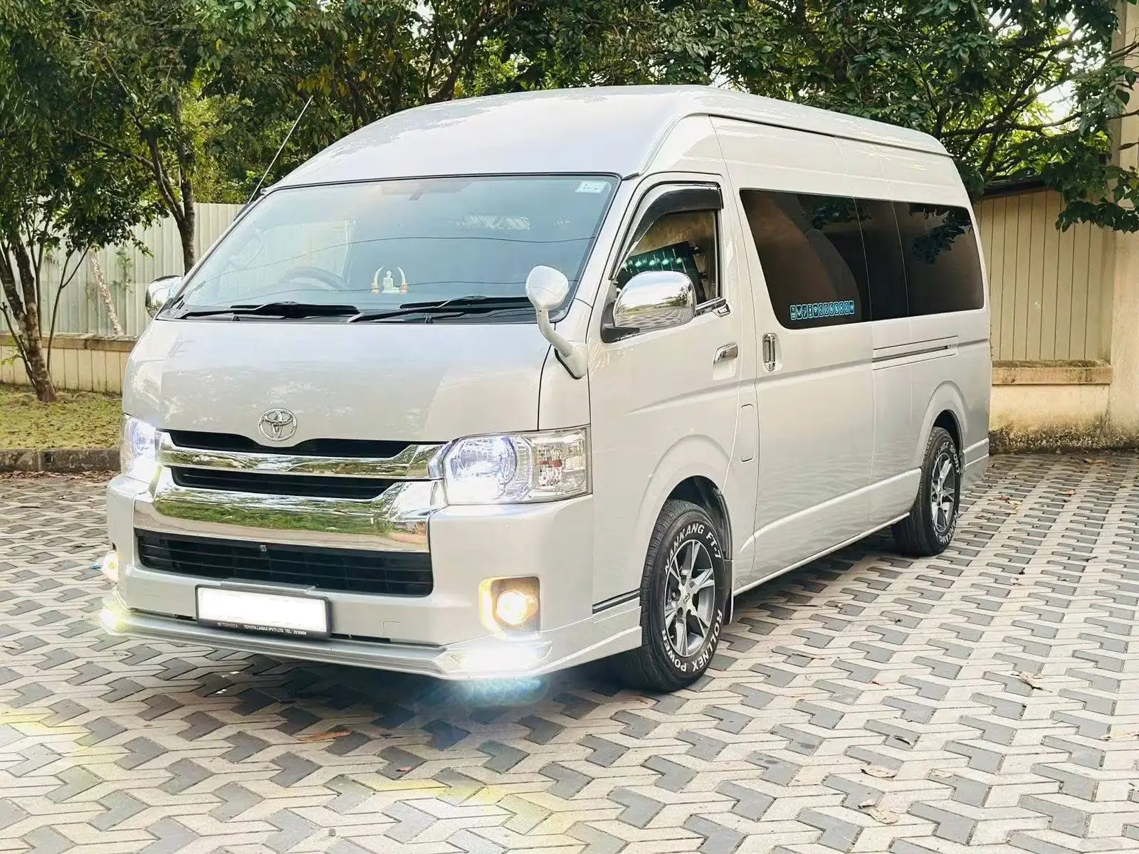 Toyota Hiace KDH Luxury High-Roof Van